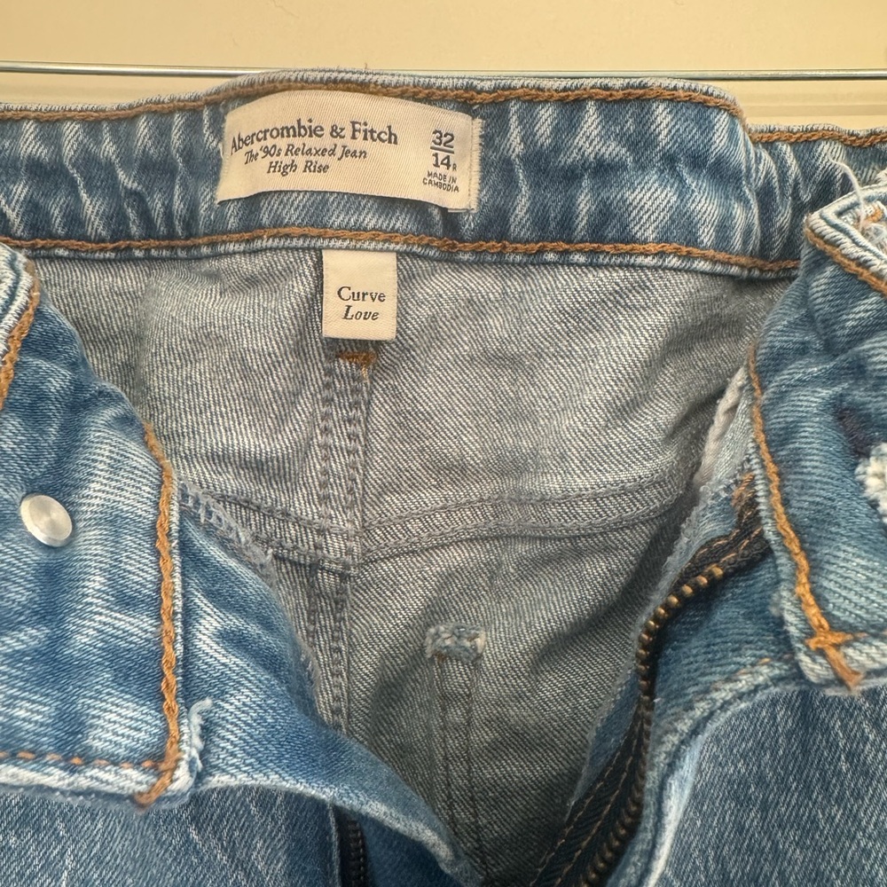 Abercrombie & Fitch Curve Love 90’s Relaxed High Rise SIZE 14